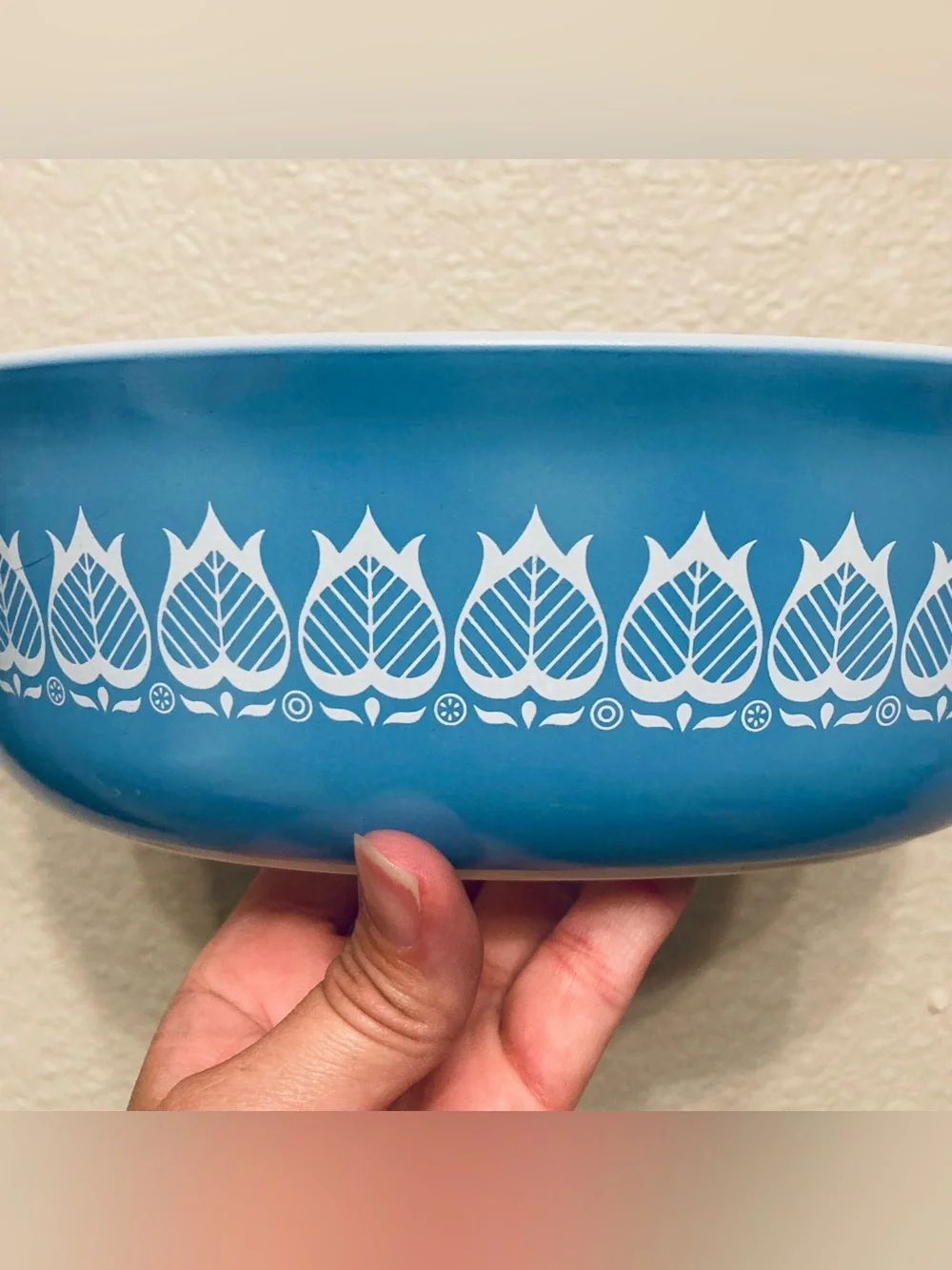 Vintage 1960's Pyrex Blue Tulip 1.5 Quart Oval Casserole Dish, with lid